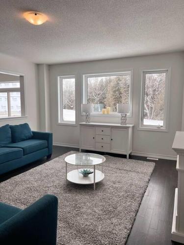 . Modern & Cozy Kawartha Getaway