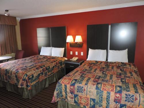 Queen Room with Two Queen Beds - Non-Smoking