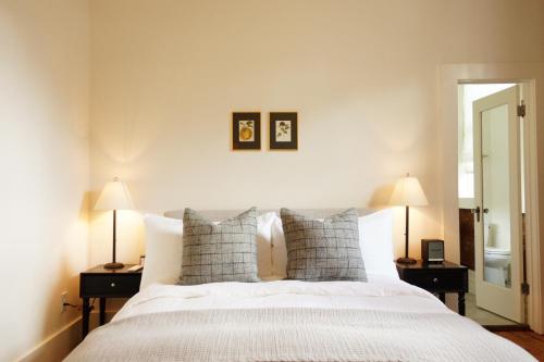 1 queen bed