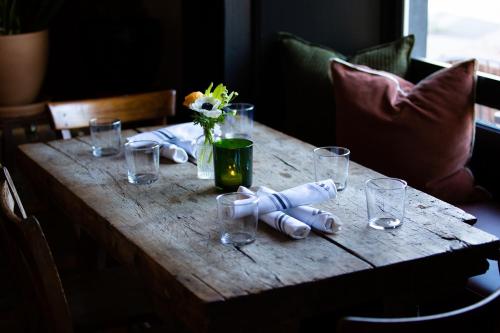 Imperial Hotel + Restaurant - 레스토랑