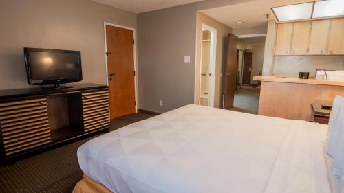 G T Hotels Inn & Suites Extended Stay