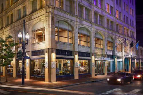 Renaissance New Orleans Pere Marquette French Quarter Area Hotel