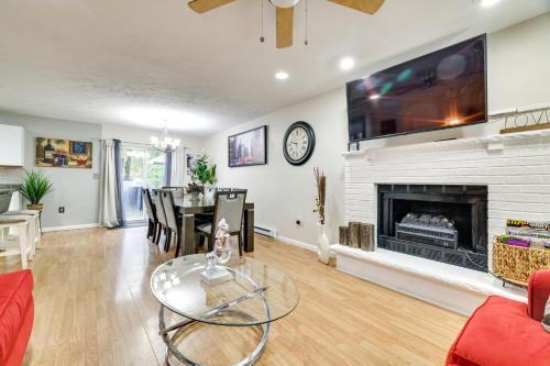 Tobyhanna Vacation Home with Hot Tub and Game Room in Tobyhanna, USA