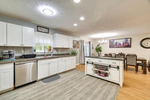 Tobyhanna Vacation Home with Hot Tub and Game Room in Tobyhanna, USA