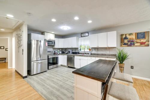 Tobyhanna Vacation Home with Hot Tub and Game Room in Tobyhanna, USA