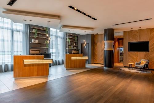 Courtyard by Marriott Cologne - image 10