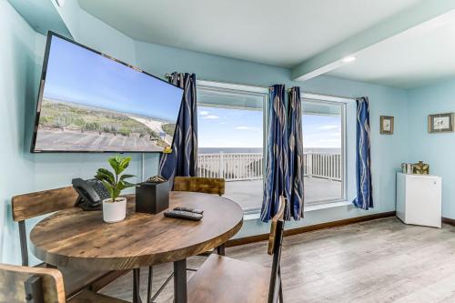King Suite with Ocean View image 5