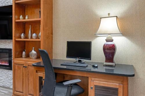 Best Western Plus Bradbury Inn and Suites