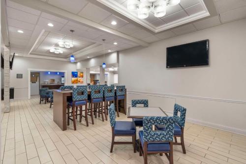 Comfort Inn & Suites Mundelein-Vernon Hills