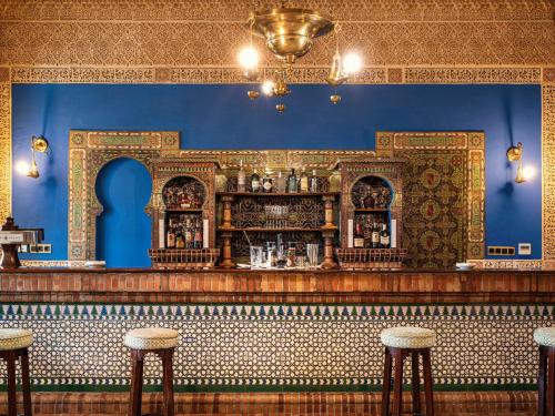Alhambra Palace Hotel - image 5