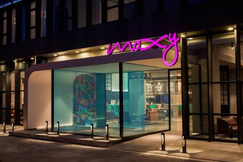 Moxy Shanghai Hongqiao NECC, Shanghai (photo 11)