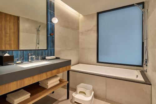 room detail thumbnail 2