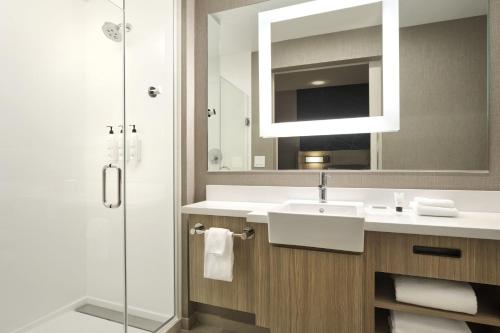 SpringHill Suites by Marriott Las Vegas Airport - image 4