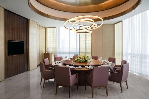 Restaurant, Courtyard by Marriott Xi'an North in City Library