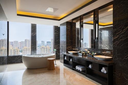 Renaissance Shenyang West Hotel