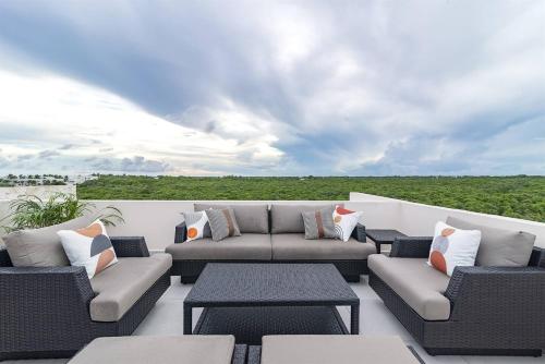New modern beach + jungle penthouse condo in Akumal, Mexico