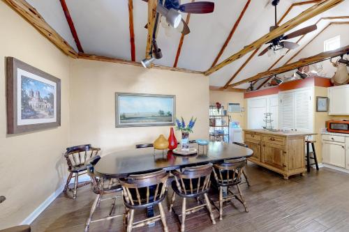 Axis Oaks Guadalupe River Compound in Ingram, USA
