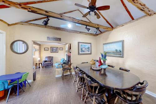 Axis Oaks Guadalupe River Compound in Ingram, USA