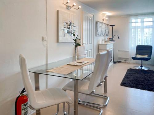 Unique 3bed Rooms - Generous Terrace - Central Stavanger in Lagard