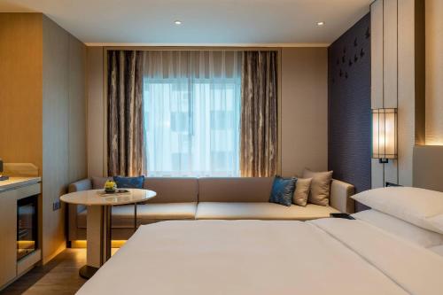 King Room - Executive Lounge Access image 3