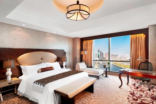 Grand Deluxe Room with River View image 5