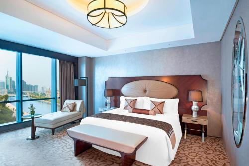 Deluxe Room with River View image 4