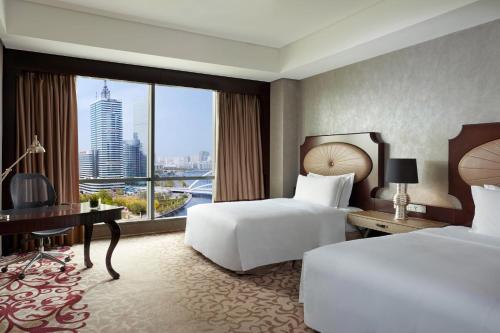 Deluxe Twin Room with River View image 4