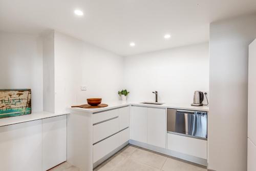 設施, The Black Barn in 庫姆