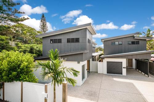 Three-Bedroom House room in Byron Bay Holiday Homes - Suffolk Beach Retreat