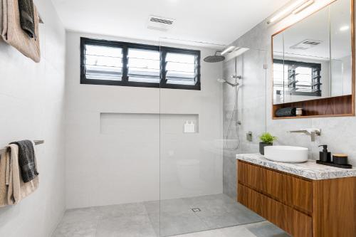 Three-Bedroom House image 10