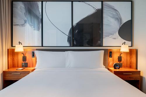 1 king bed, 1 sofa bed