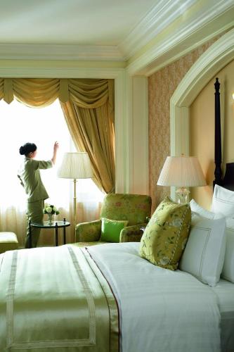 Club Executive Suite image 5