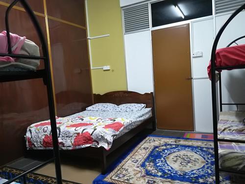 1 double bed, 2 bunk beds