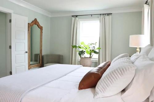 The Monopoly House - Your Ideal Retreat in the Heart of Atlanta in Atlanta, USA