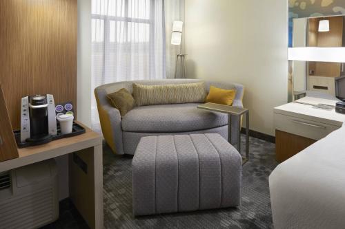 Courtyard by Marriott Oshawa