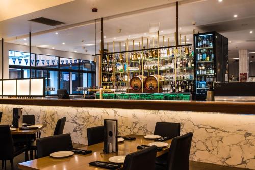 Restaurant, Morphett Arms Hotel in Glenelg
