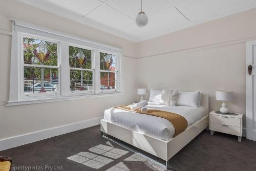 Best on Burnett best location parking sleeps 8