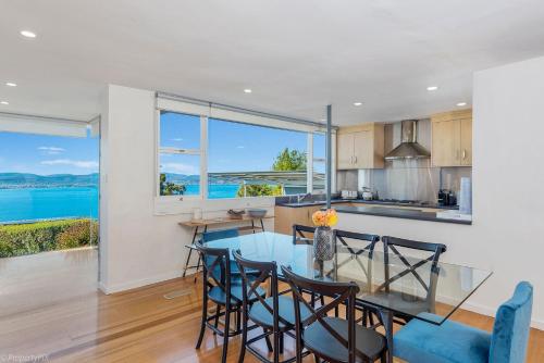 Birngana stylish spacious with stunning views