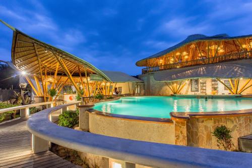 수영장, Pearl Sunset Resort - Sunset Moments, Adults Only in 롬복