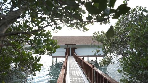 Sunlight Ecotourism Island Resort