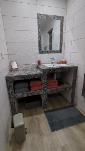 Vannas istaba, U Maestrale in Chiatra