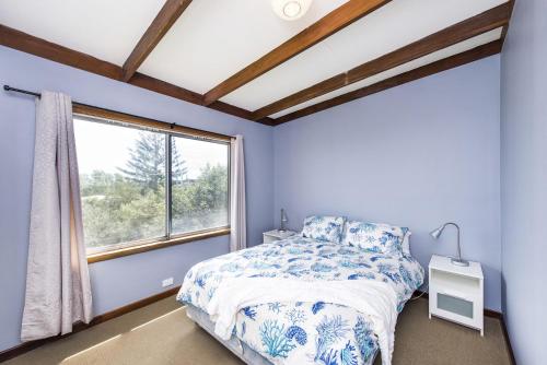 Seascape - Outstanding Views Pet Friendly Free WIFI Netflix, Guilderton (photo 6)