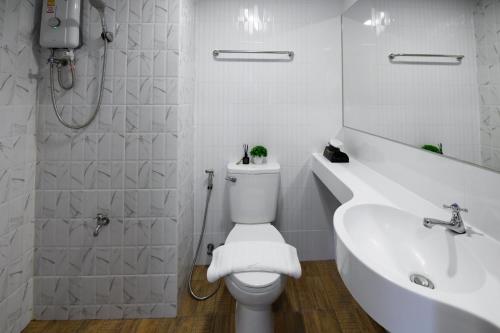 You Hotel - image 14