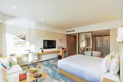 Executive King Room image 3