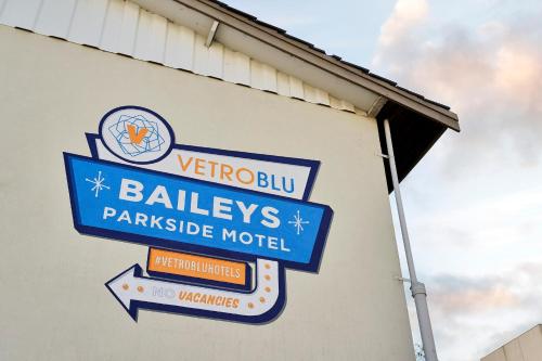 Baileys Parkside Motel by VetroBlu