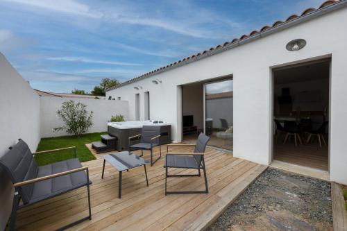 Un cocon climatisé avec jacuzzi - Location saisonnière - Marsilly