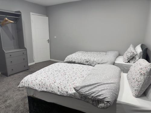 Modernised 4 Bedroom House close to city Centre, Kep Stays, Leeds (Foto 8)