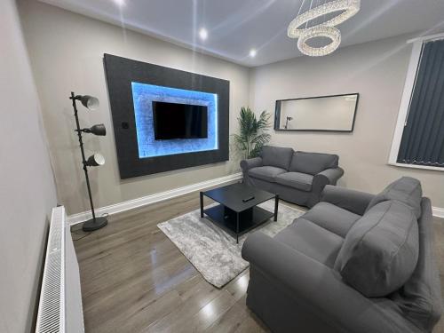 Modernised 4 Bedroom House close to city Centre, Kep Stays, Leeds (Foto 2)