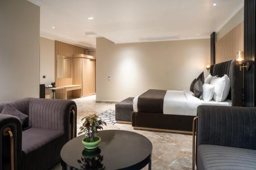 King Room image 2
