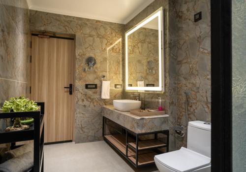 Deluxe Room image 2
